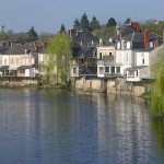 Habitations au bord de la Creuse à Argenton-sur-Creuse