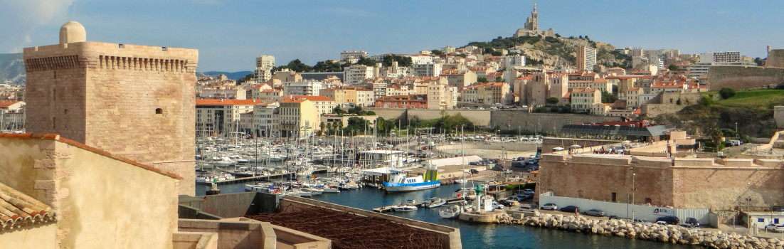 L'entrée du Vieux Port depuis le fort Saint-Jean