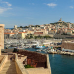 L'entrée du Vieux Port depuis le fort Saint-Jean